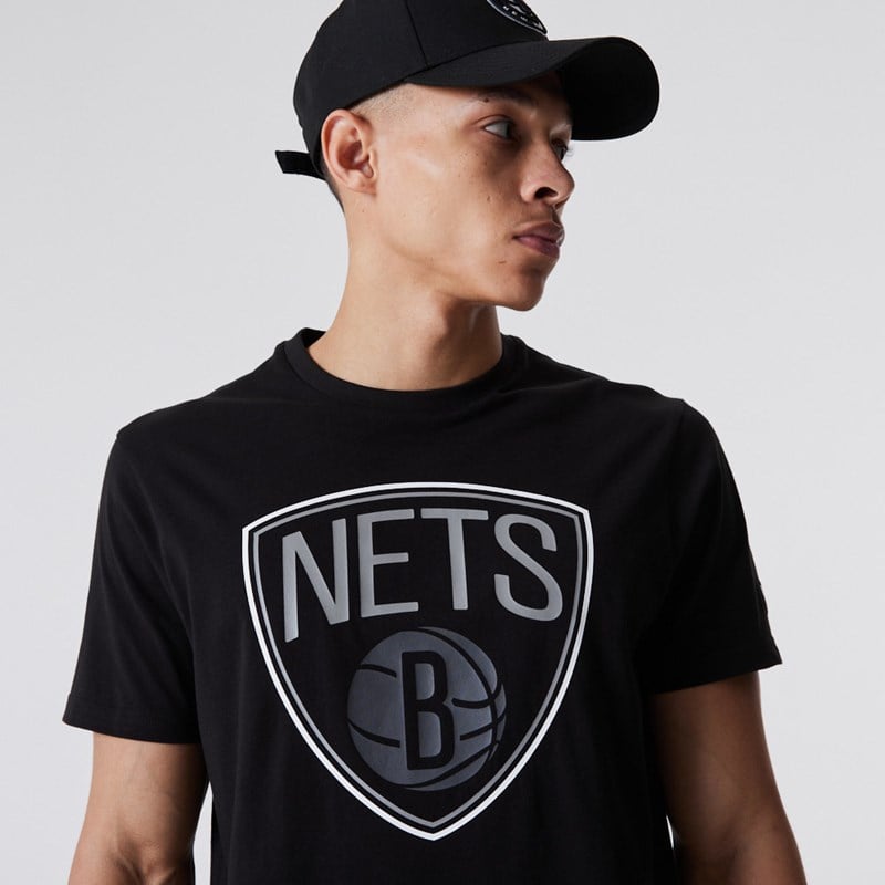 Black New Era Brooklyn Nets NBA Outline Logo T-Shirt | DKOW69125