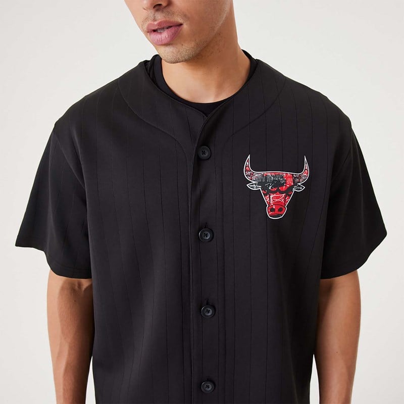 Black New Era Chicago Bulls NBA Infill Team Logo Jersey T-Shirt | YNVZ31048