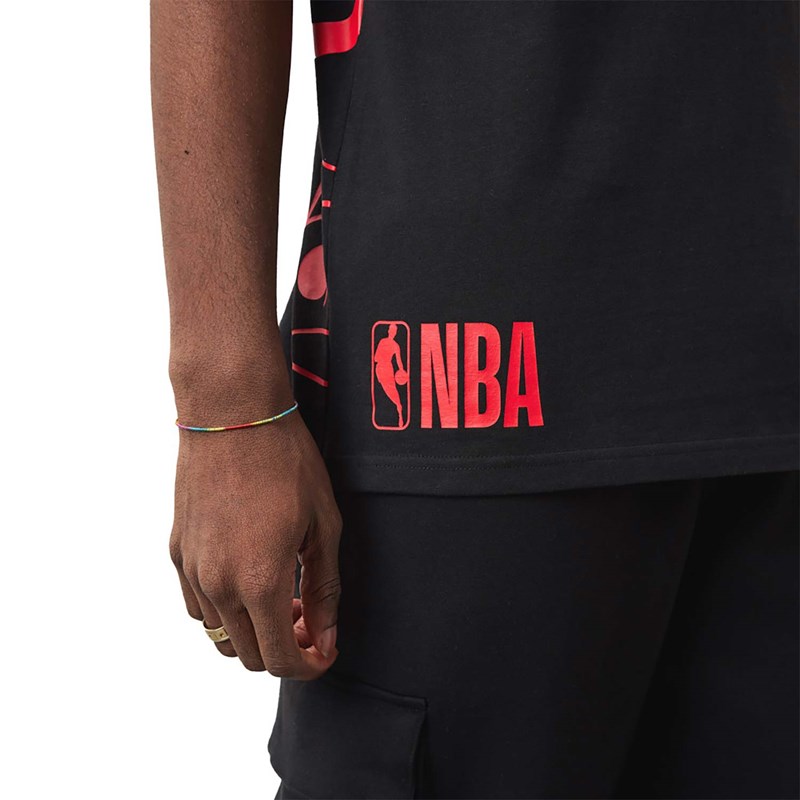 Black New Era Chicago Bulls NBA Side Logo T-Shirt | FSER39564