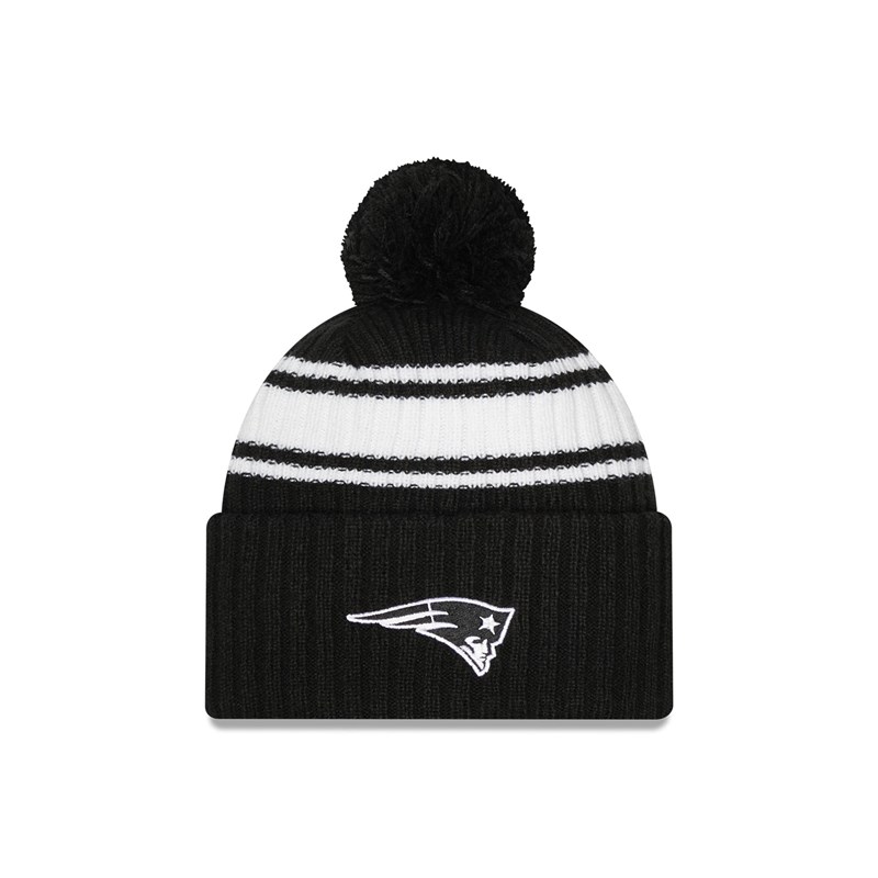 Black New Era New England Patriots NFL Sideline Beanie Hat Knit | VDHG28547