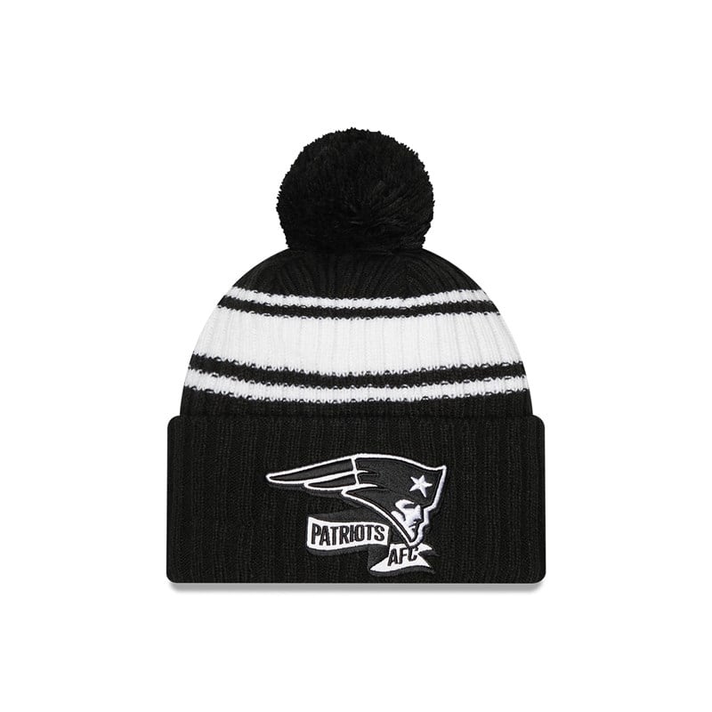 Black New Era New England Patriots NFL Sideline Beanie Hat Knit | VDHG28547