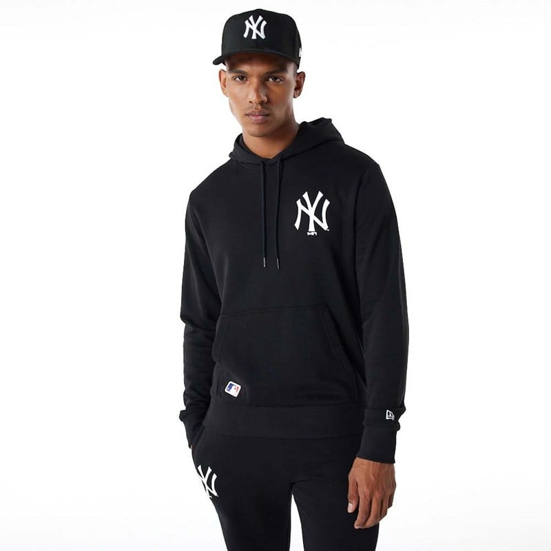 Black New Era New York Yankees Essentials Hoodie | JFVQ80752