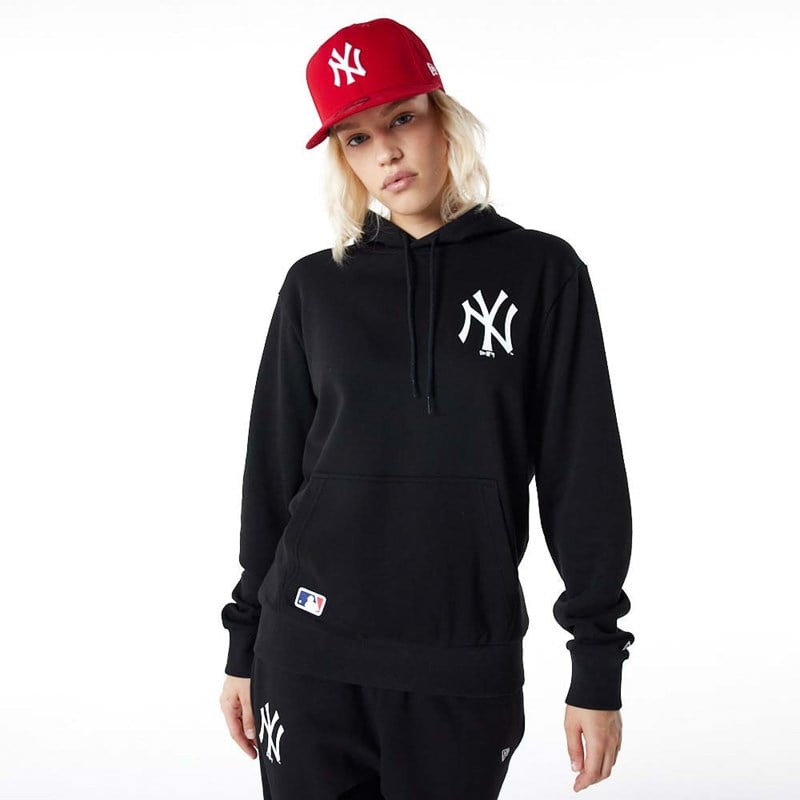 Black New Era New York Yankees Essentials Hoodie | JFVQ80752