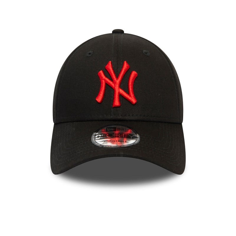 Black New Era New York Yankees Essential Logo Cap 9forty | SKJE79326