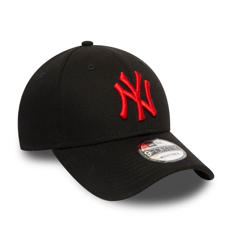 Black New Era New York Yankees Essential Logo Cap 9forty | SKJE79326