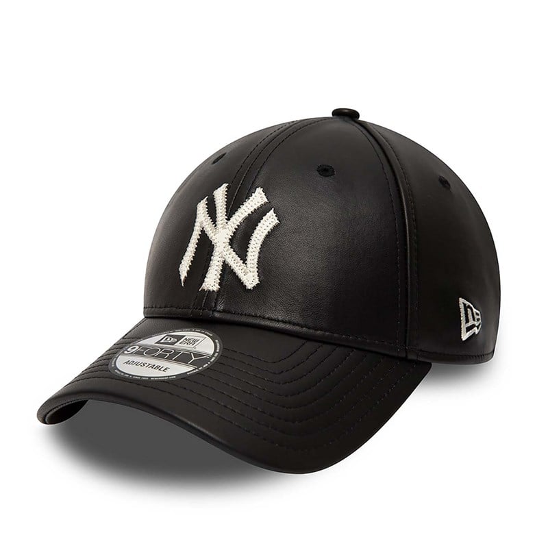 Black New Era New York Yankees MLB Leather Adjustable Cap 9forty | VNAS18207