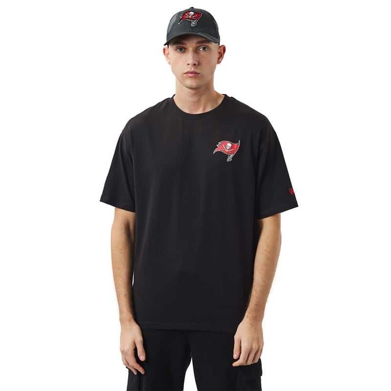 Black New Era Tampa Bay Buccaneers NFL Logo Oversized T-Shirt | LKMU76524