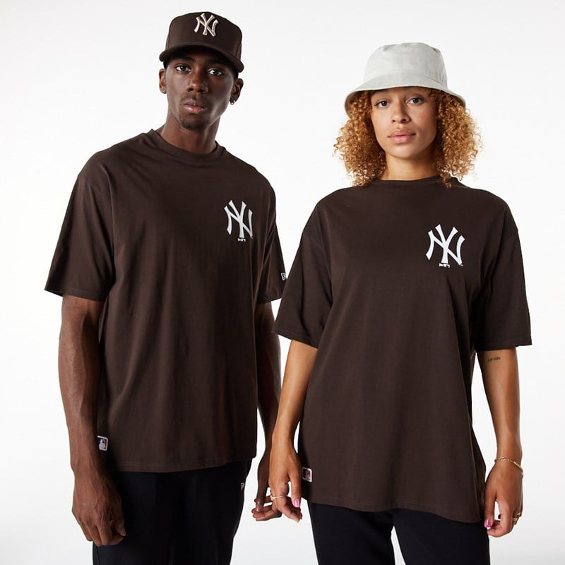 Brown New Era New York Yankees League Essential Oversized T-Shirt | HGJT92684