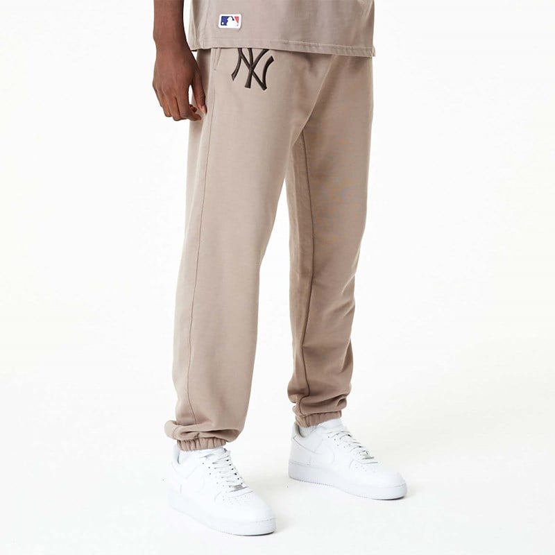 Brown New Era New York Yankees MLB Embroidered Logo Joggers | STMY25136