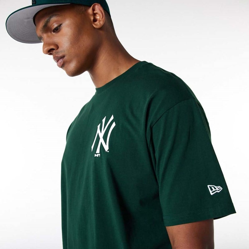 Green New Era New York Yankees Essentials Oversized T-Shirt | ZSUX18570