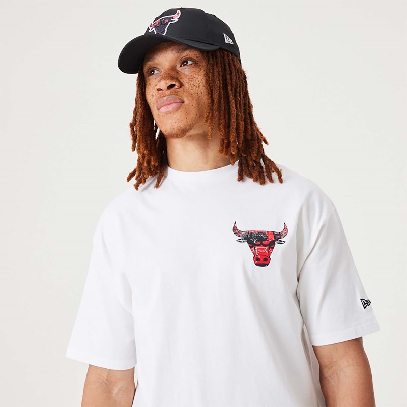 White New Era Chicago Bulls NBA Infill Team Logo Oversized T-Shirt | TSAE48329