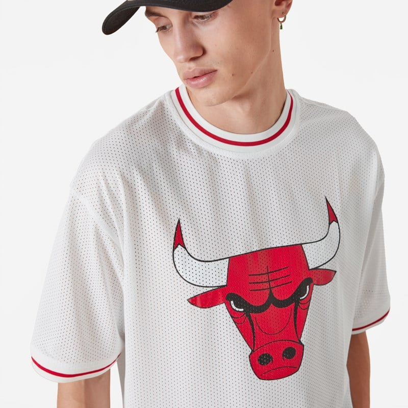 White New Era Chicago Bulls NBA Logo Oversized Mesh T-Shirt | NKDX87951