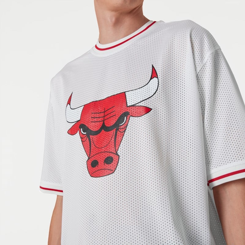 White New Era Chicago Bulls NBA Logo Oversized Mesh T-Shirt | NKDX87951