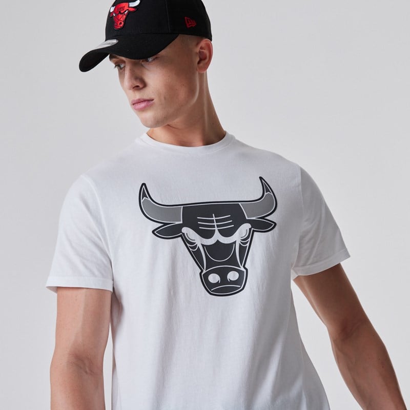 White New Era Chicago Bulls NBA Outline Logo T-Shirt | EOZD60891