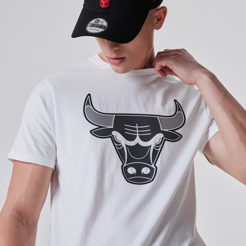 White New Era Chicago Bulls NBA Outline Logo T-Shirt | EOZD60891