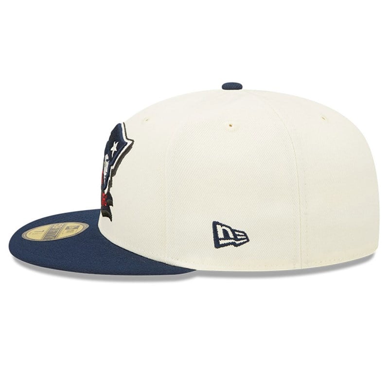 White New Era New England Patriots NFL Sideline 2022 Fitted Cap 59fifty | KODX14302