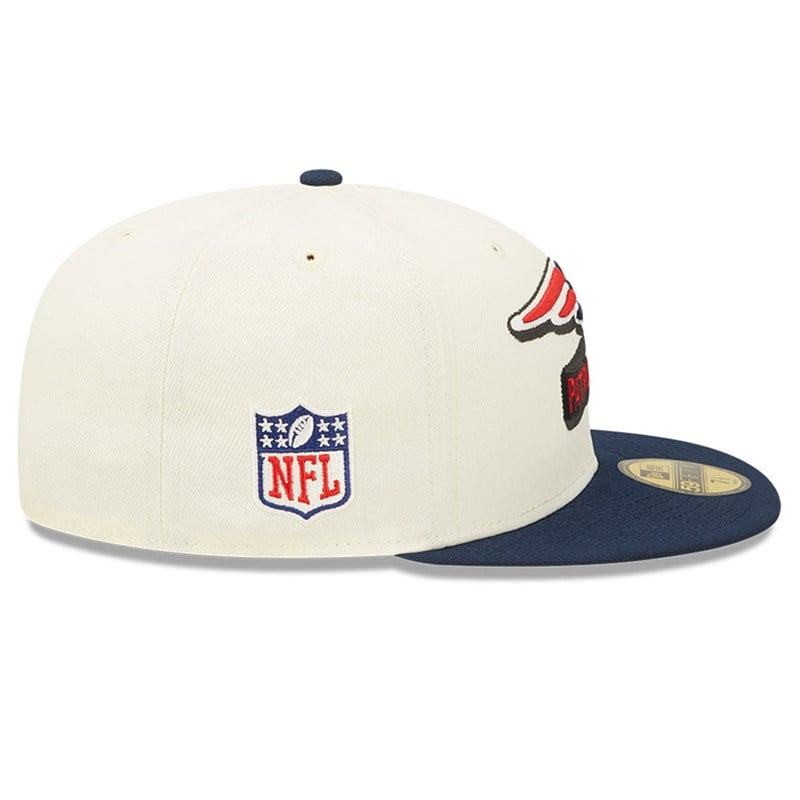 White New Era New England Patriots NFL Sideline 2022 Fitted Cap 59fifty | KODX14302