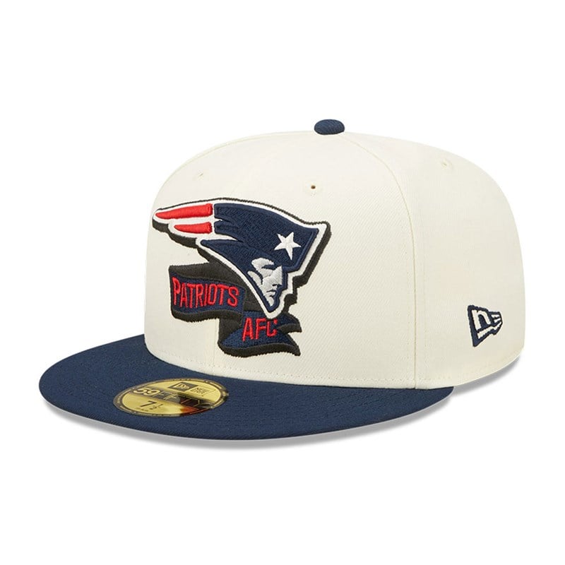 White New Era New England Patriots NFL Sideline 2022 Fitted Cap 59fifty | KODX14302